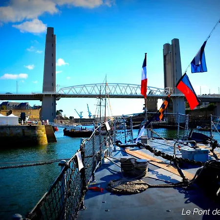 Le Panoramique Vue Sur La Rade Pour Ce Beau T3